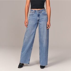 Abercrombie Mid Rise Ultra Wide Leg Jean